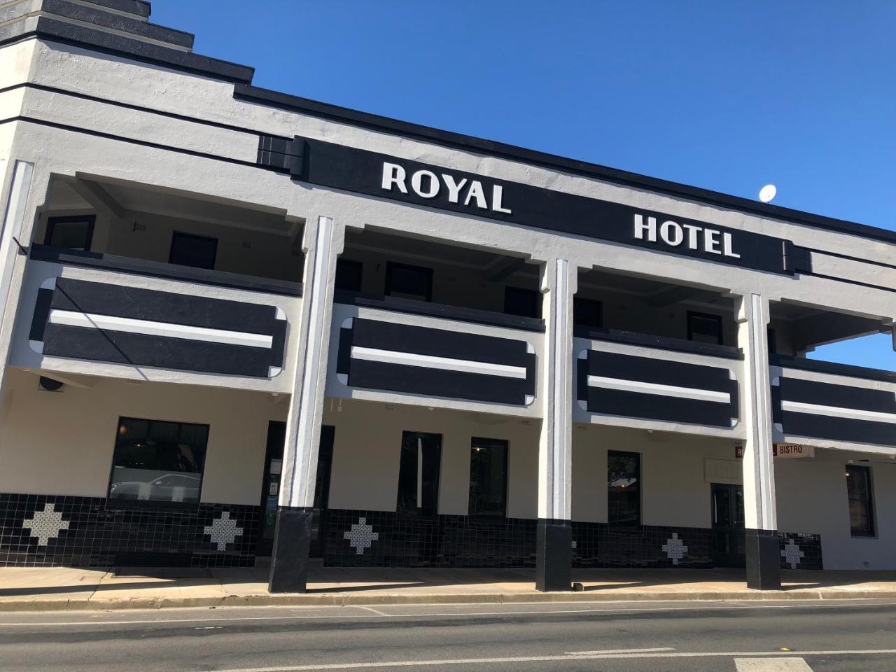 The Royal Hotel, Drouin Екстер'єр фото